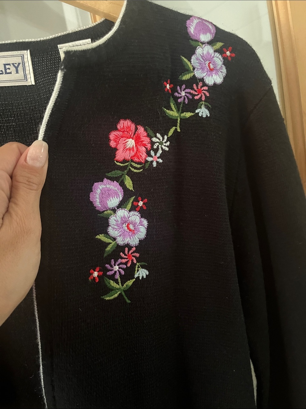 Ashley Vintage embroidered dark floral open Cardigan Sz medium - Picture 3 of 5
